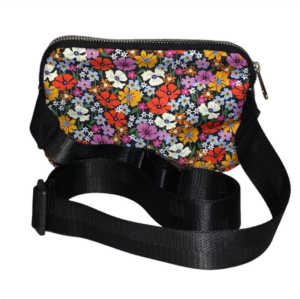 Brighton belt bag “painted poppies”